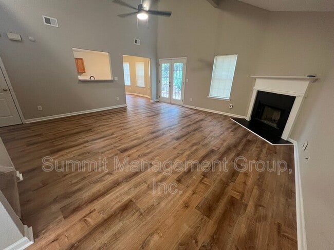 Photo - 95 Creek Way