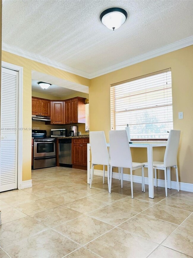 Photo - 1300 Moffett St Unidad 306