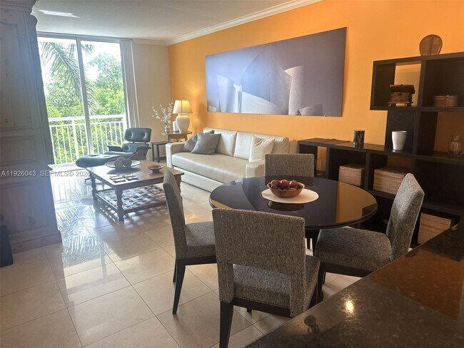 Building Photo - 2000 N Bayshore Dr Unit 318