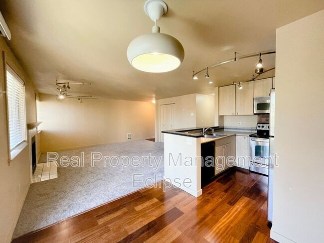 Building Photo - 8244 126th Ave NE