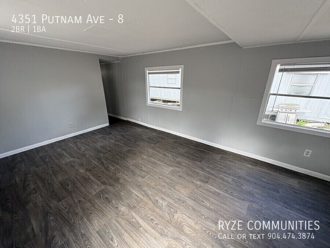 Photo - 4351 Putnam Ave