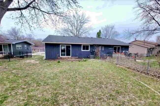 Photo - 1451 Westview Dr House