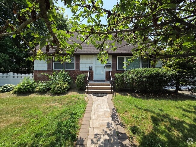 Building Photo - 5 Denton Pl Rental