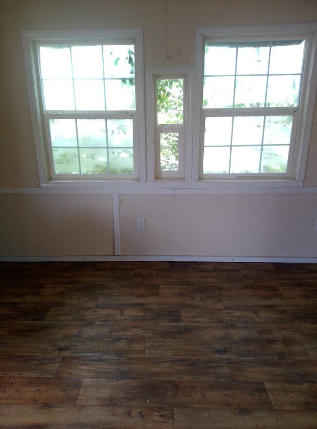 Photo - 8 A St