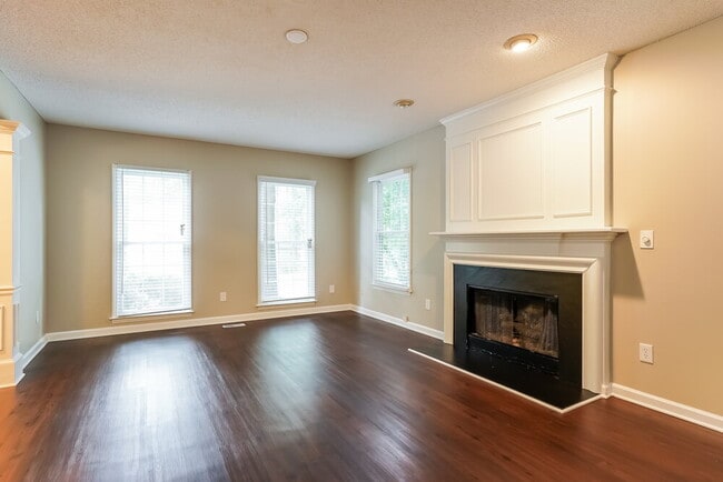 Photo - 4936 Bivens Dr