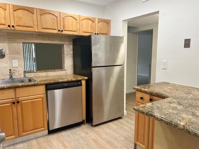 9159 SW 77th Ave Unit 113