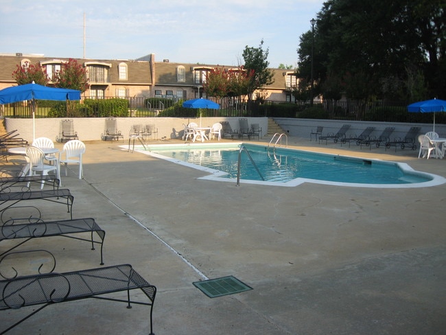 Photo - Midtown Oaks