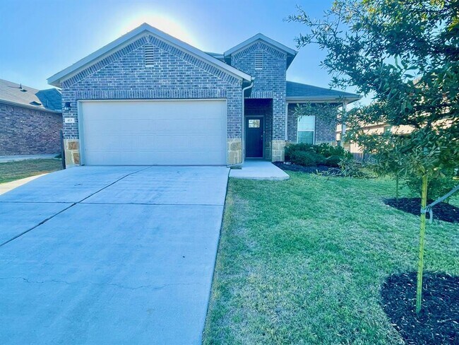 Photo - 413 Red Matador Ln