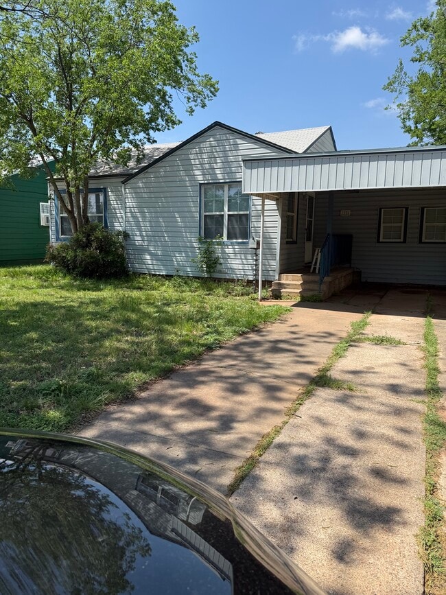 Building Photo - 1226 Green St