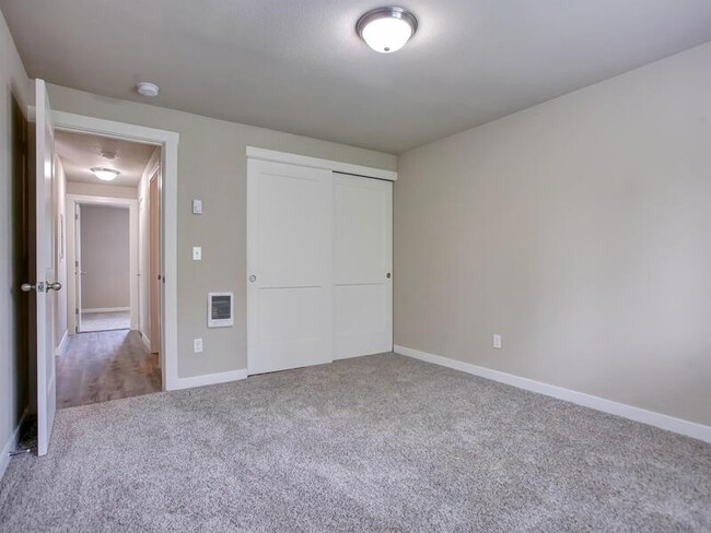 Photo - 1709 Blankenship Rd Unidad #:55 Rental
