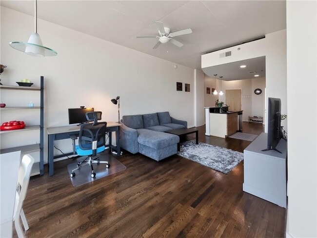 361 17th St NW Unidad 1710