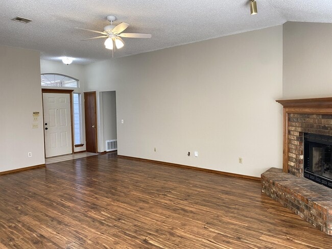 Photo - 13101 Mapleleaf Dr