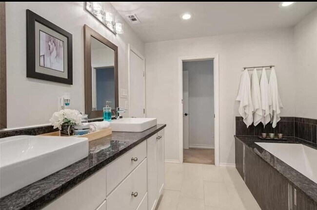 Photo - 2304 Wood Cliff Ct