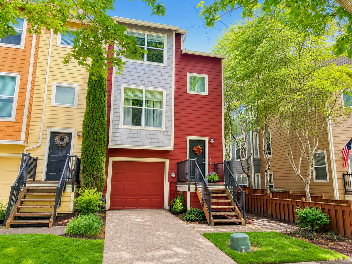 Gorgeous 3 BD | 2.5 BA Townhome | Popular Amberglen Townhomes Neighborhood | Beautiful Backyard |... - Gorgeous 3 BD | 2.5 BA Townhome | Popular Amberglen Townhomes Neighborhood | Beautiful Backyard |...