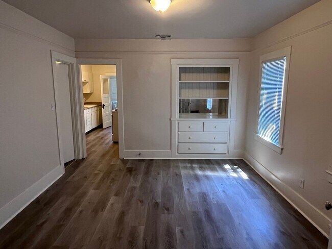 Photo - CUTE UPDATED APARTMENT IN DOWNTOWN SACRAMENTO!!