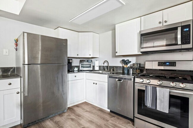 Photo - 1115 Mary Ann St Unit 1117-1