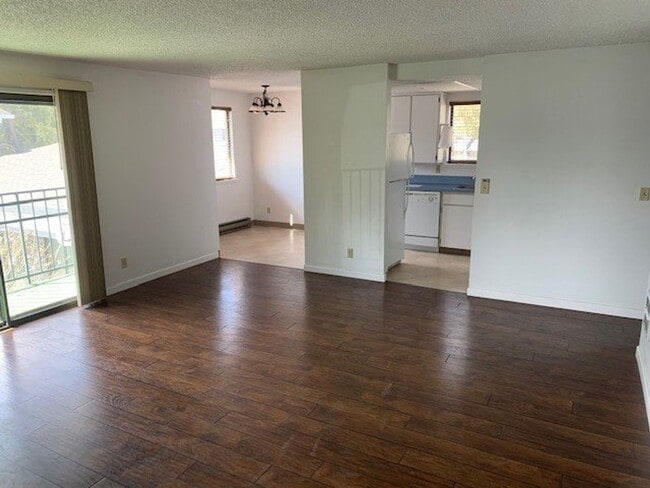 Photo - 2 Bed/1 Bath SE Bend Condo with Single Car...