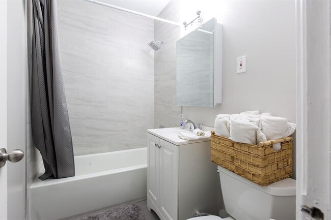 Photo - 332 S Swinton Ave