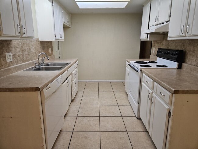 945 SW 98th St