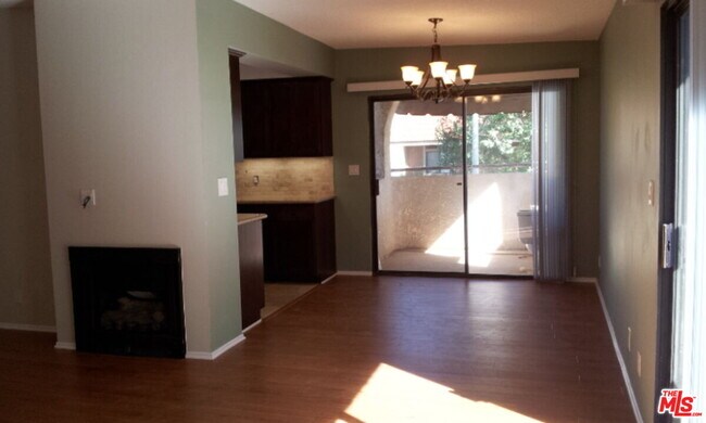 Photo - 2349 S Bentley Ave Unit 3