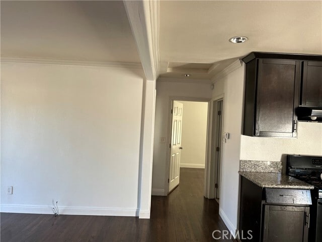 Photo - 5752 Jillson St