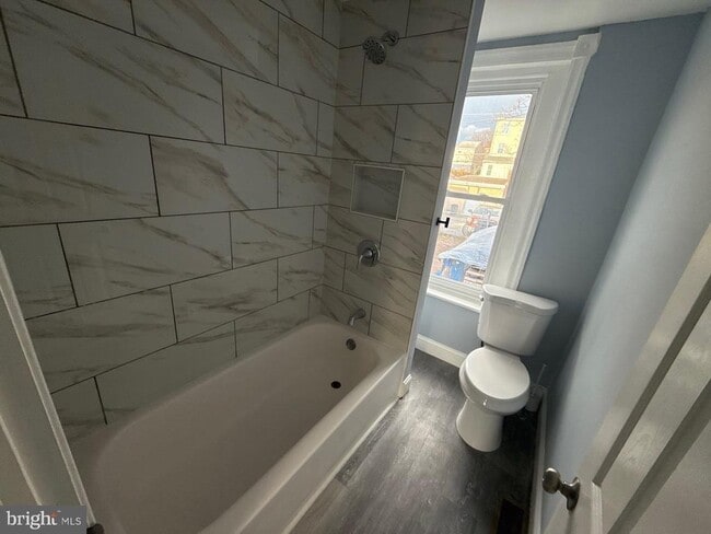 Photo - 363 E Airy St