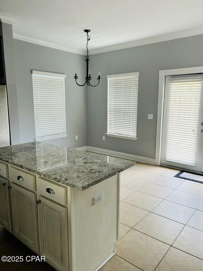 Photo - 335 Madison Circle