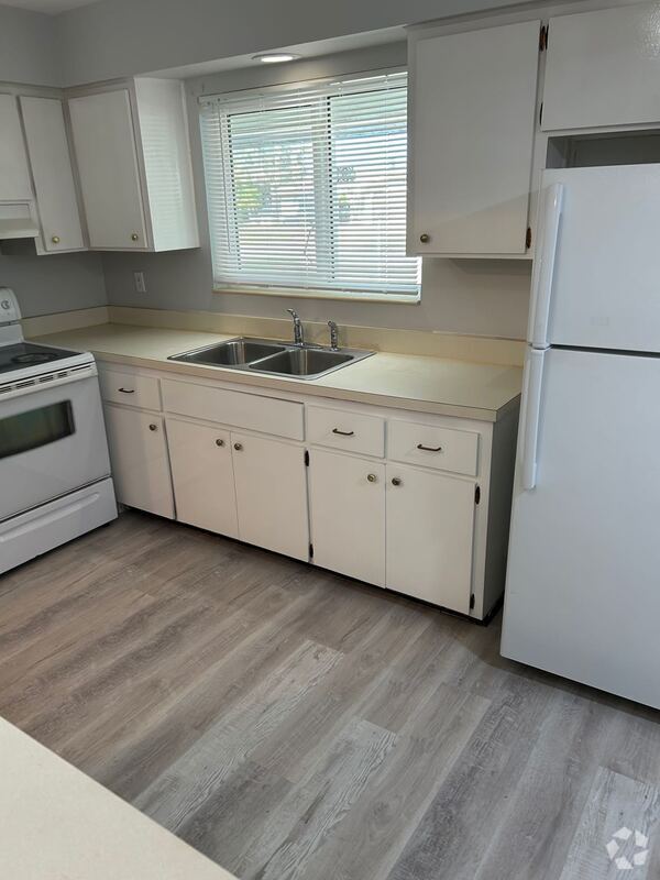 Building Photo - 4919 Vincennes St Unit 2 Rental