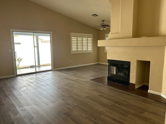 Photo - 15822 N 5th Ave
