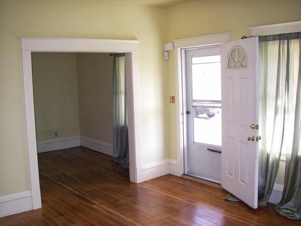 Photo - 117 E Dalton Ave