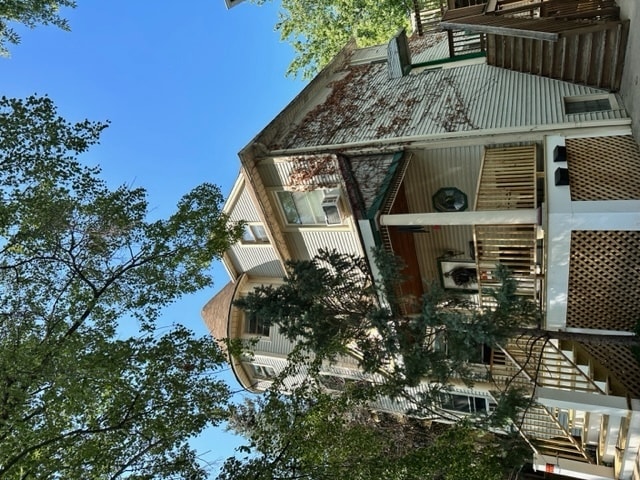 Photo - 1834 W Byron St