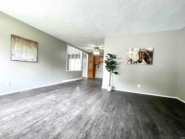 Photo - 110 N Tyrone Dr