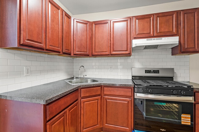 Photo - 295 Goldsmith Ave Unidad 3