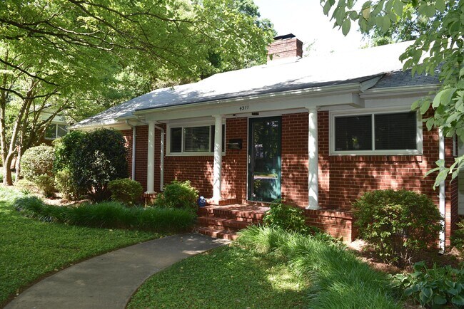 Photo - 4311 Castlewood Rd House