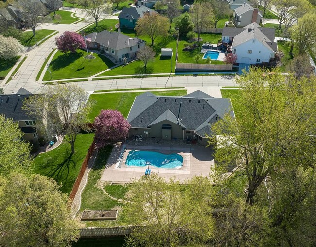Photo - A rental with a Pool!