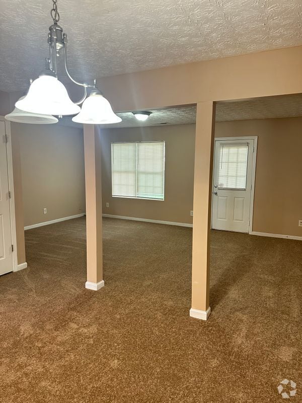 Building Photo - 1895 Grove Way Rental