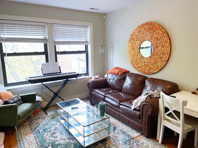 Photo - 3435 N Lakewood Ave Unit 2