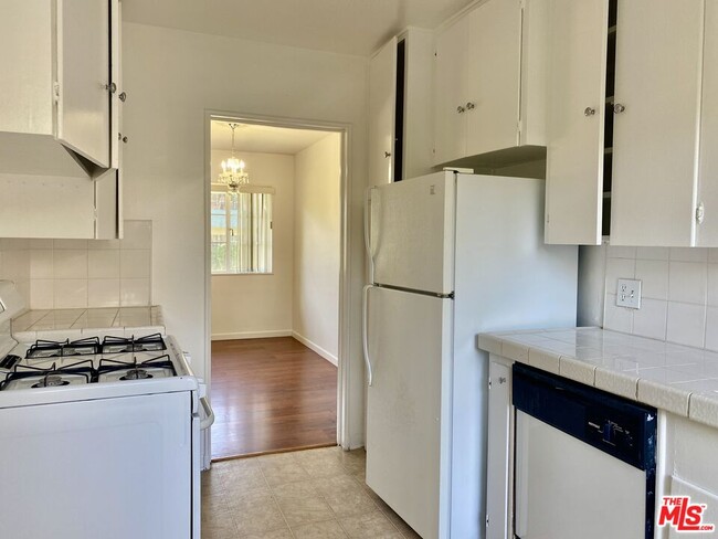 5456 Village Green
