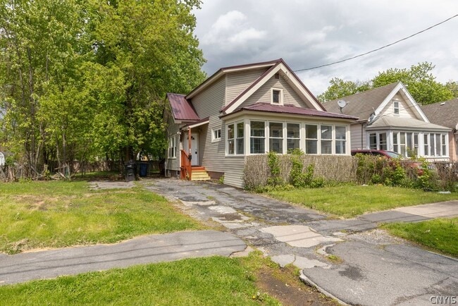 Photo - 122 Putnam St