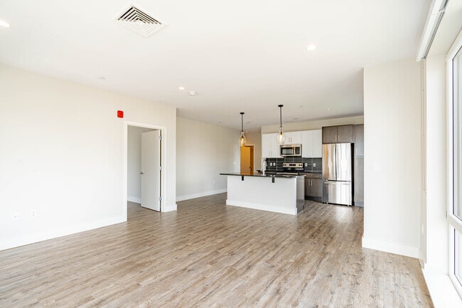 2 BR, 2 Ba - 1,000 SF - Living Room