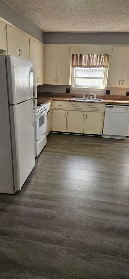 Photo - 5409 S Hutchinson Ct Unit C1