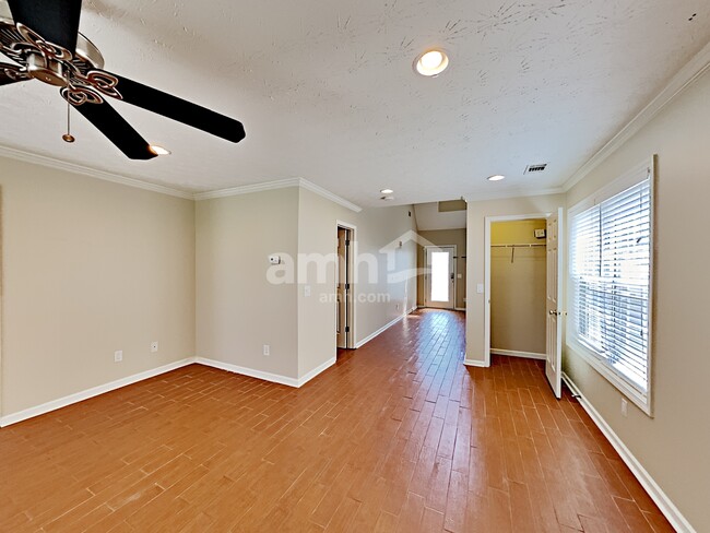 Photo - 37 Kirkhill Dr