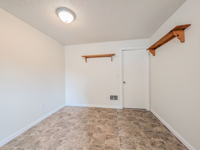 Photo - 15901 Manor Way Unit #2