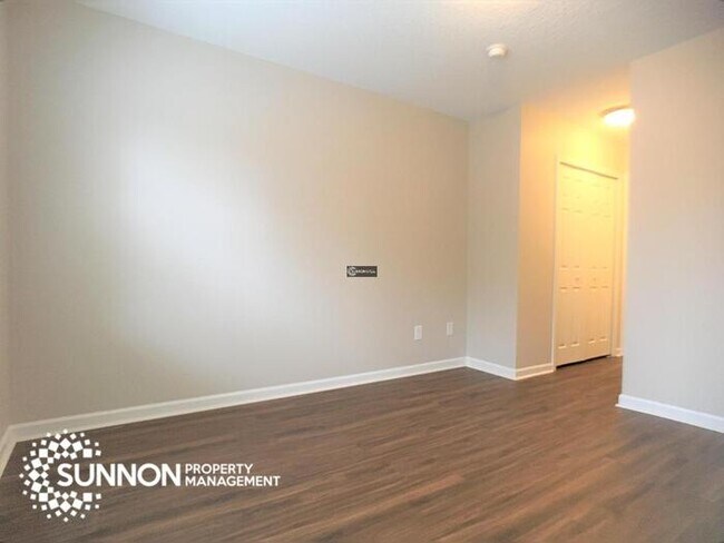 Beautiful End Unit Townhome in Mallard Creek!