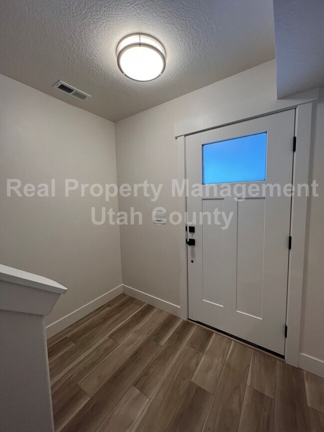 Photo - Short term lease! Newer American Fork Town...