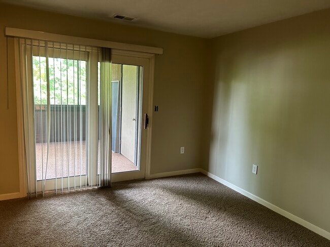 Photo - 106 Beckman Dr