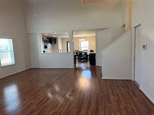 Photo - 201 N Hunting Lodge Ln
