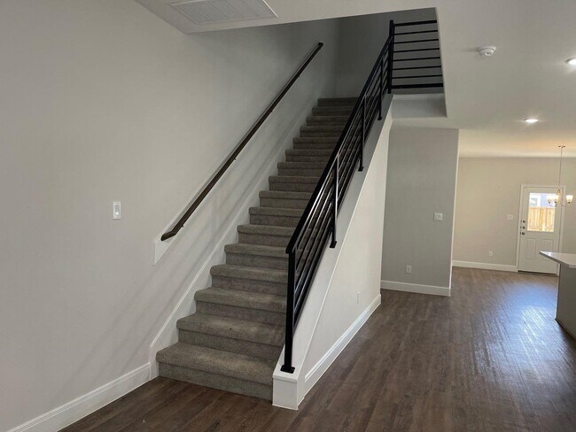 Photo - 1313 Ellington St