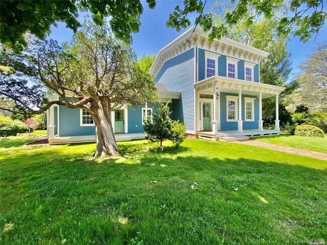 Photo - 1685 Peconic Ln