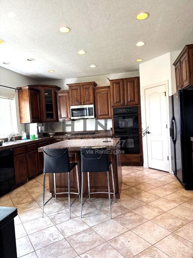 Photo - 2251 Pebblestone Ln W